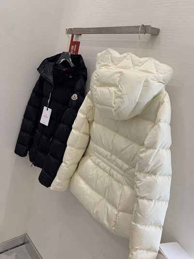 ハイクオリティダウンジャケット側面デザイン